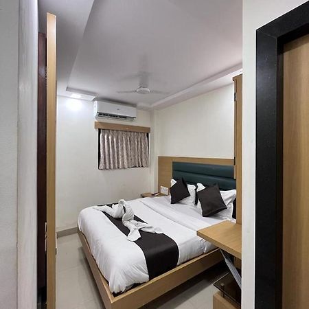 Hotel Sai Grand Residency Мумбаи Экстерьер фото